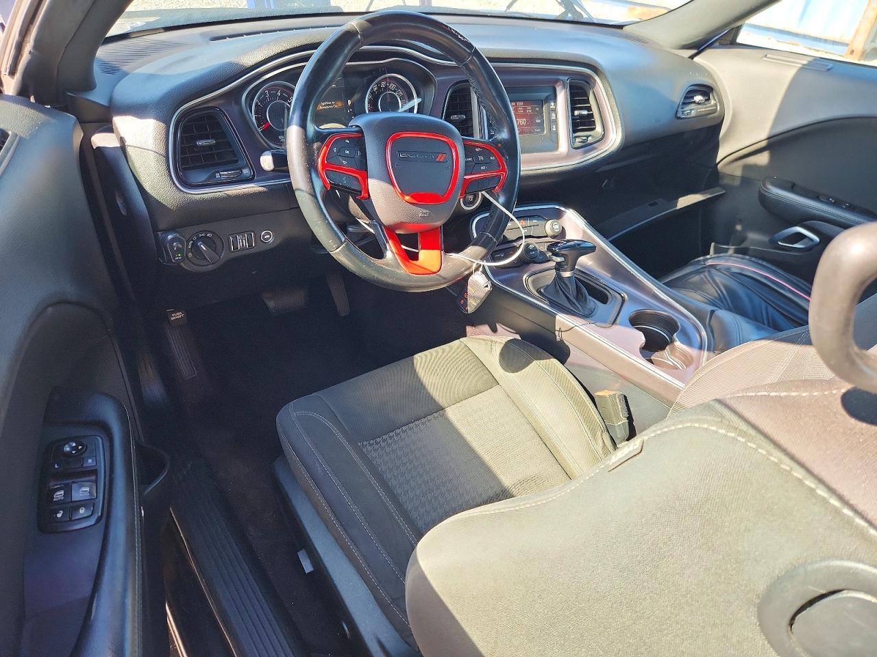 2016 Dodge Challenger Sxt - zdjęcie 8