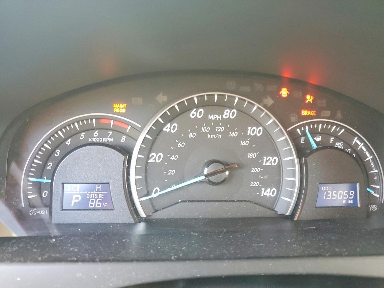 2014 Toyota Camry Le - zdjęcie 9