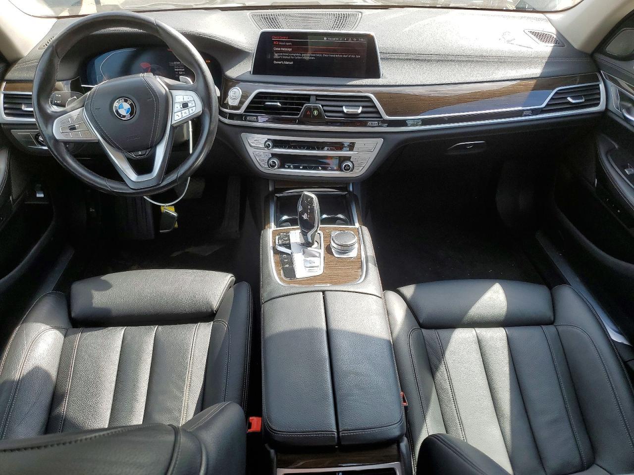 2020 BMW 740 Xi - zdjęcie 8