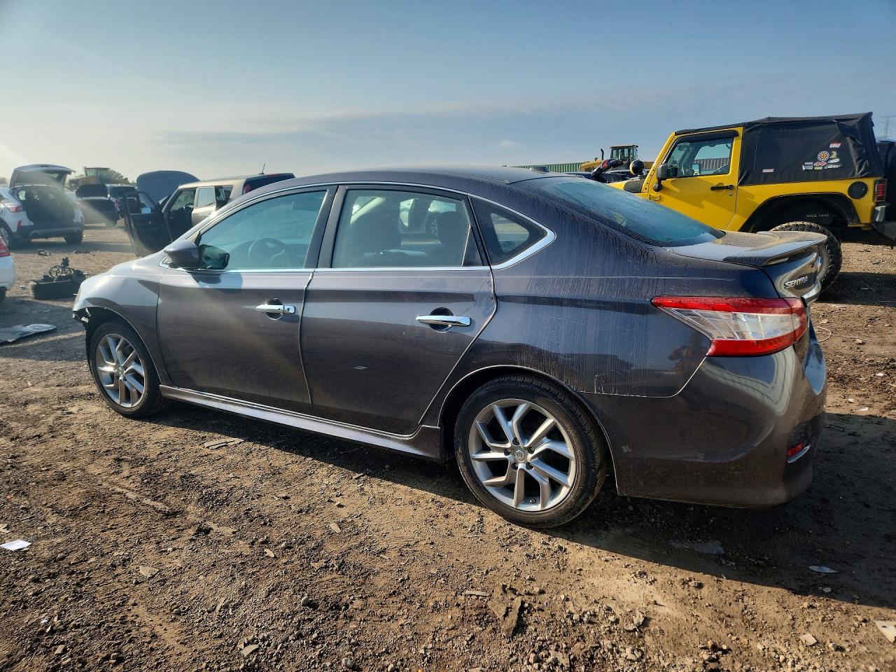 2014 Nissan Sentra Sr - zdjęcie 2