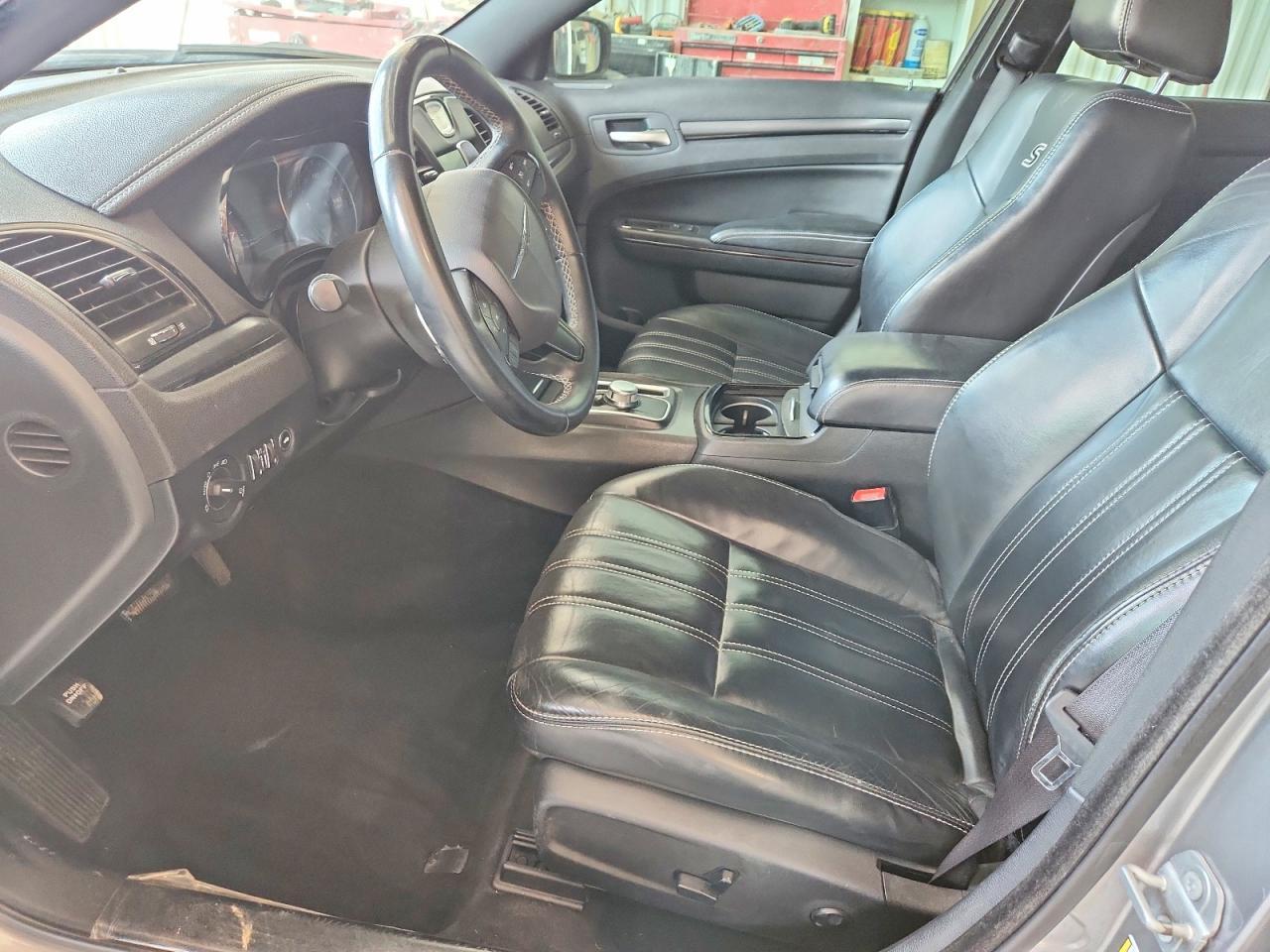 2016 Chrysler 300 S - zdjęcie 7