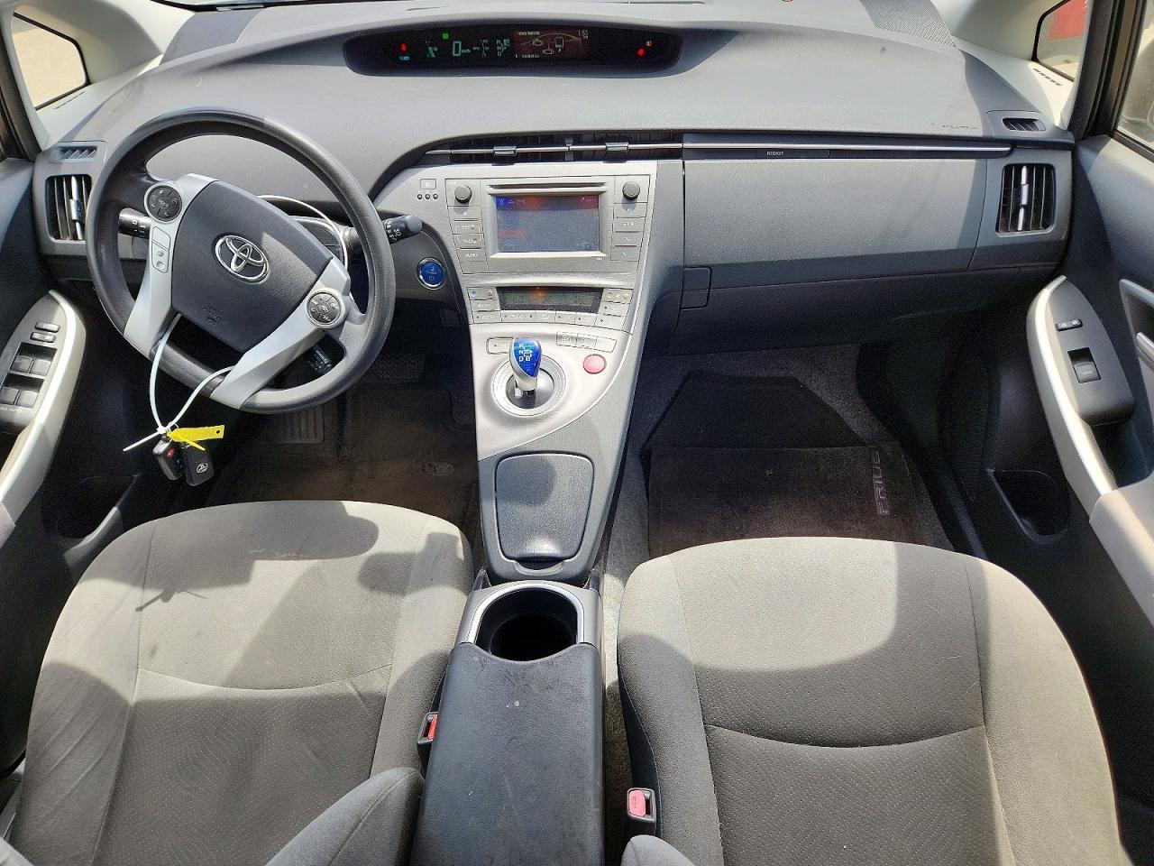 2015 Toyota Prius Two - zdjęcie 8