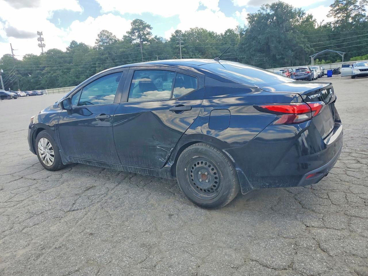 2021 Nissan Versa S - zdjęcie 2
