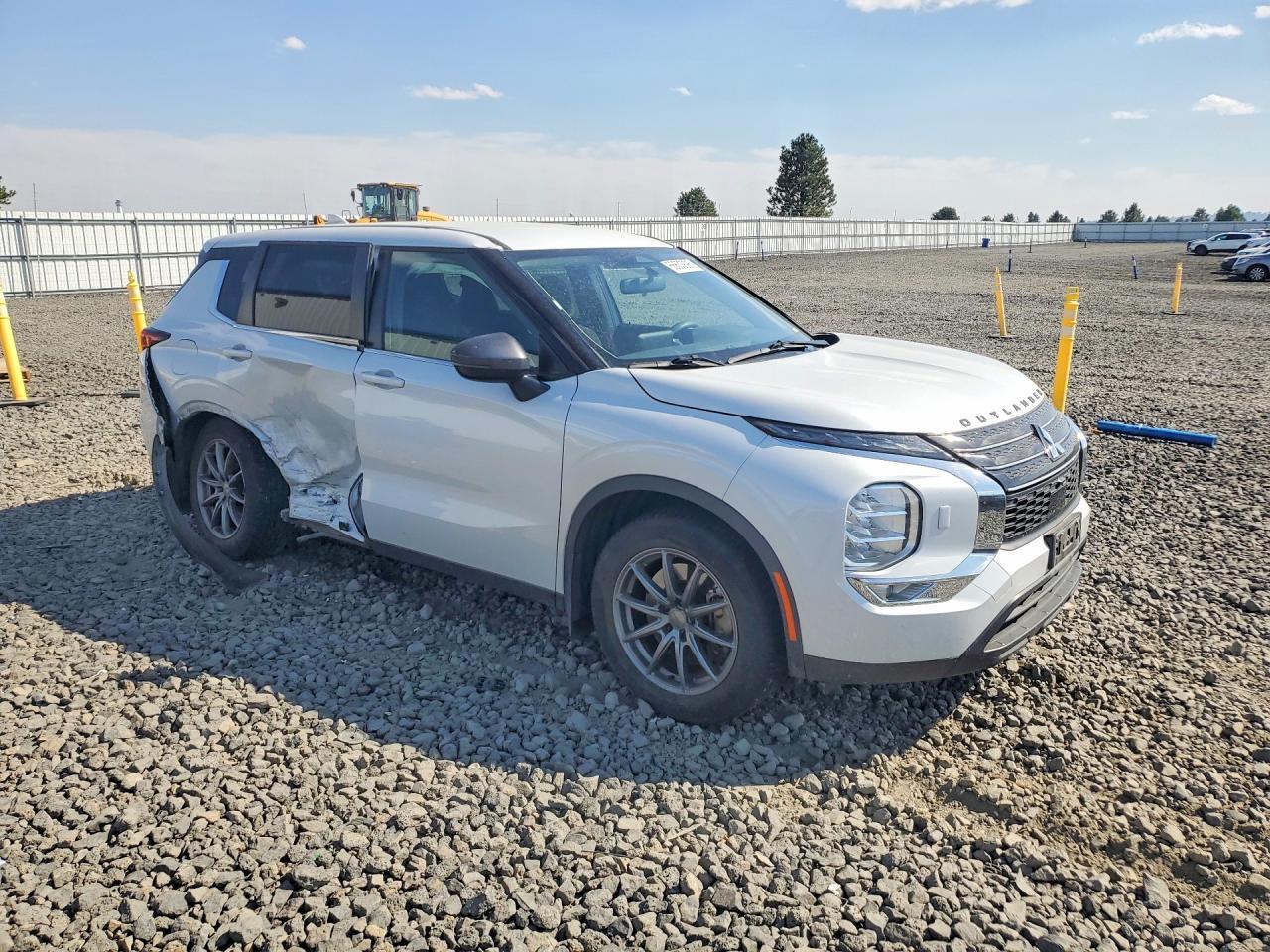 2022 Mitsubishi Outlander Es - zdjęcie 4