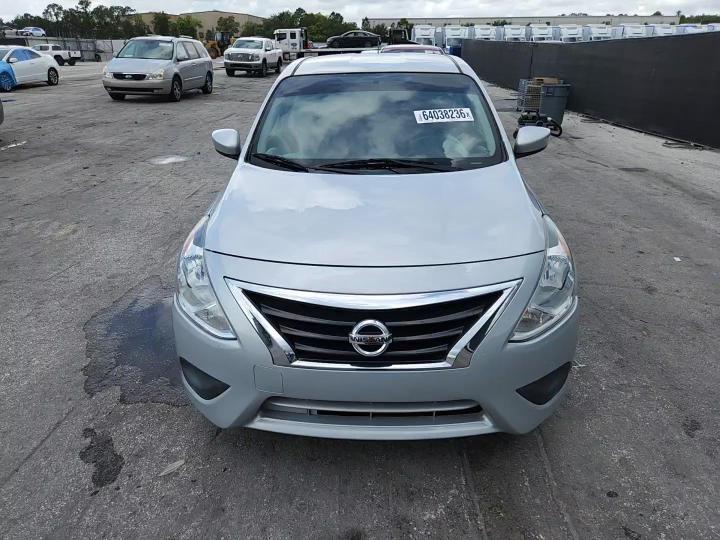 2019 Nissan Versa Sv - zdjęcie 13