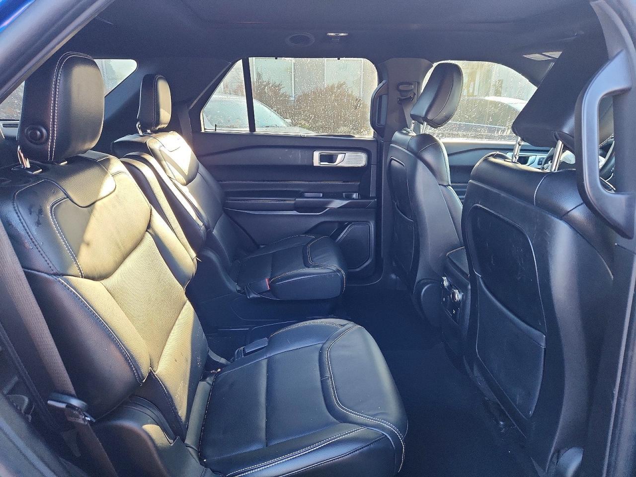 2020 Ford Explorer St - zdjęcie 11