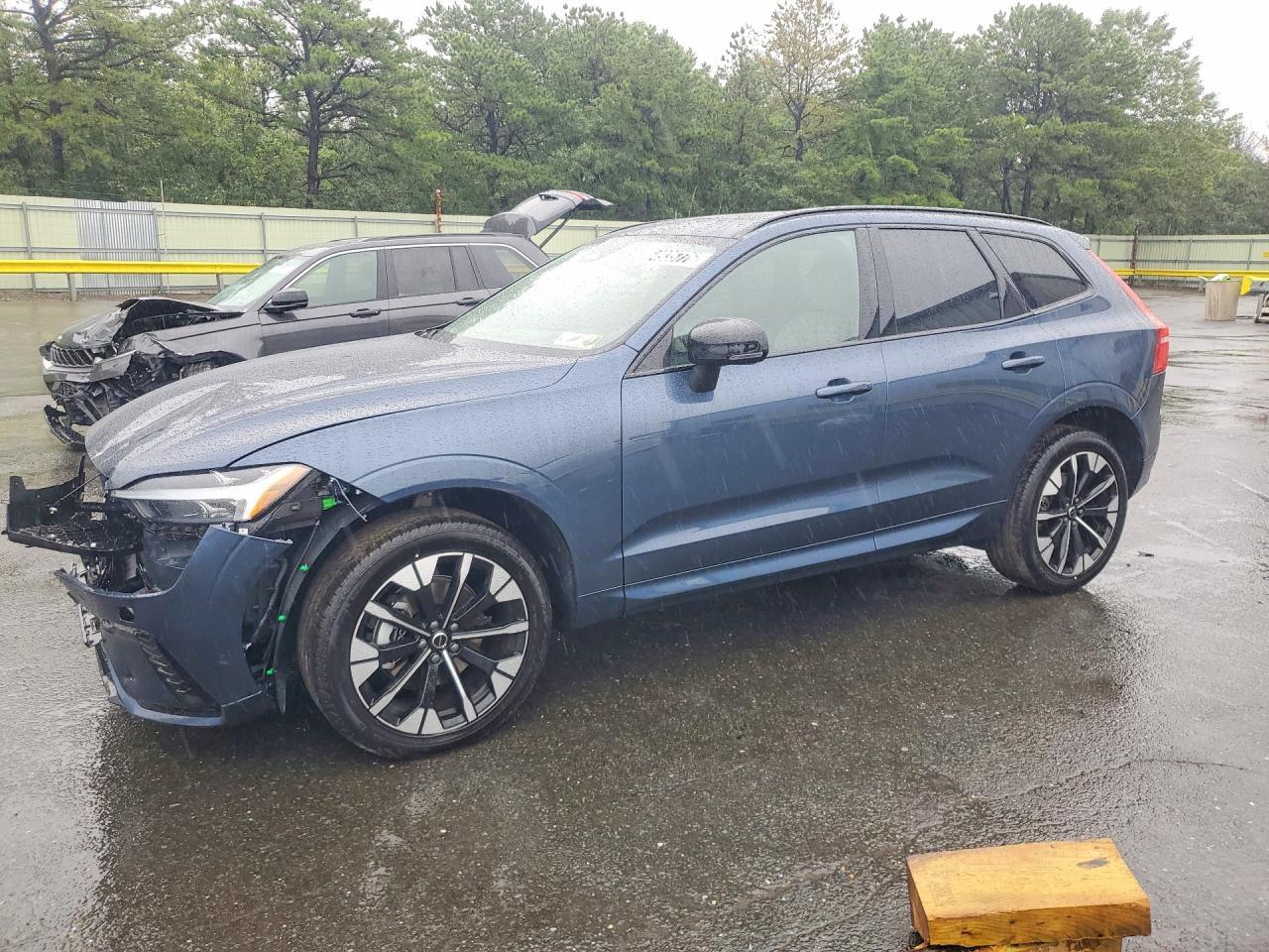 2026 Volvo Xc60 Plus - zdjęcie główne