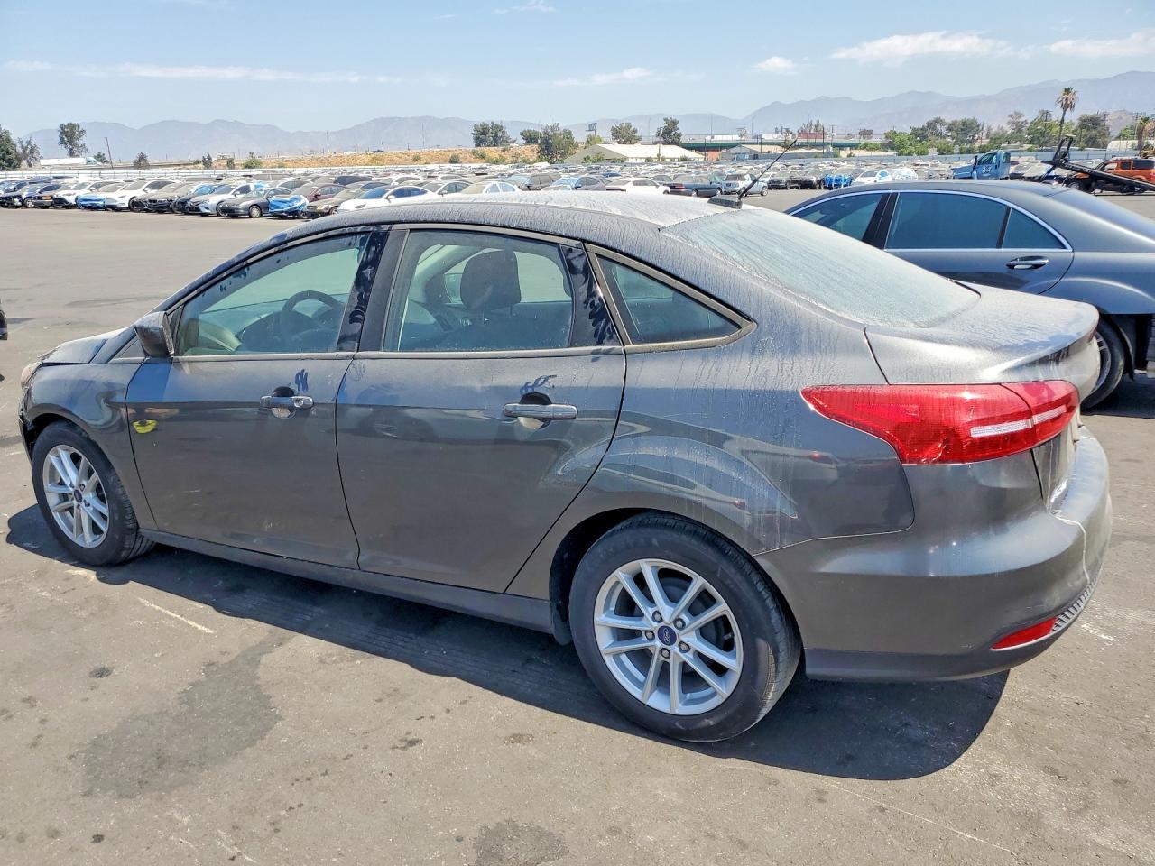 2018 Ford Focus Se - zdjęcie 2