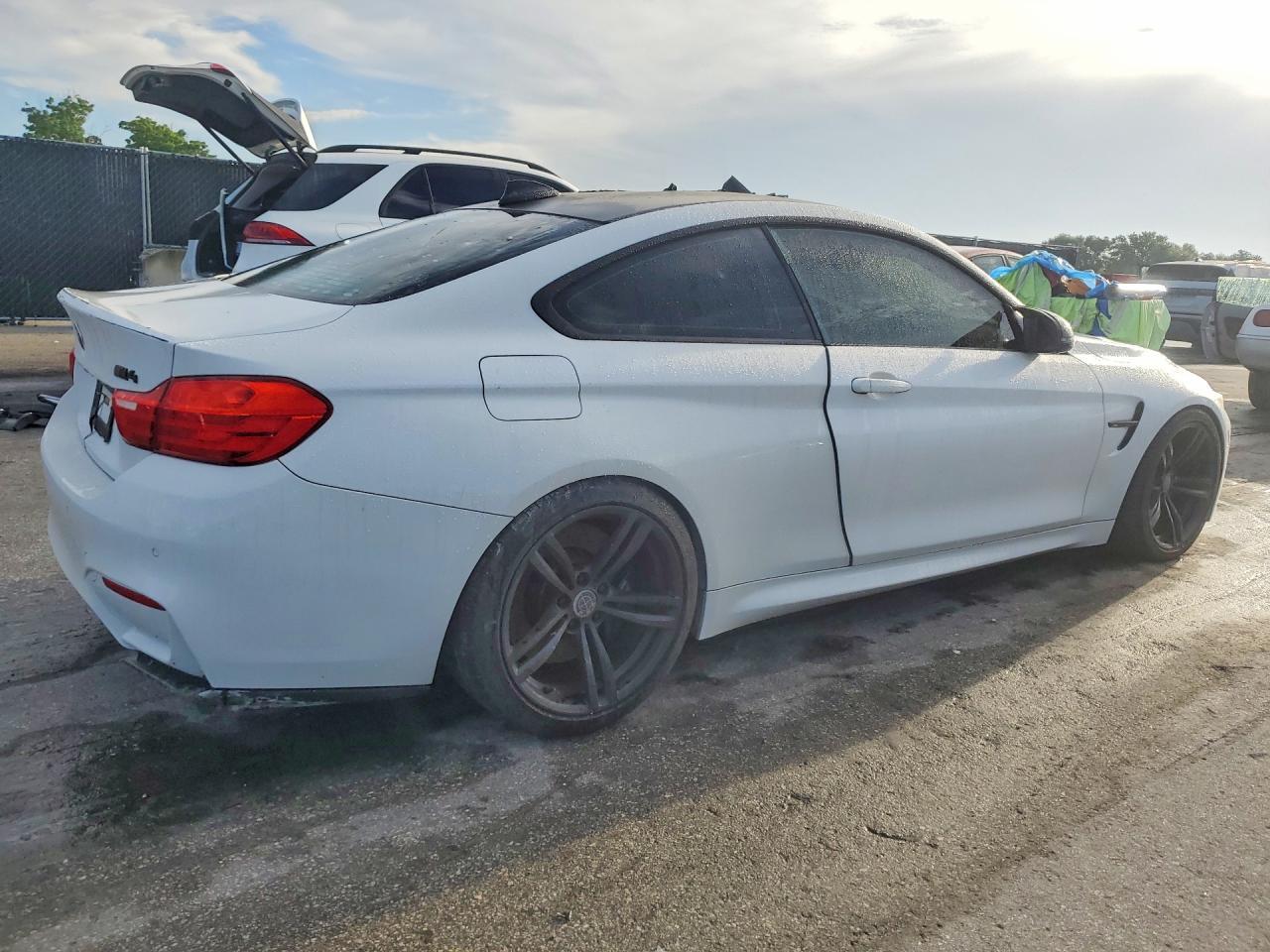 2015 BMW M4 - zdjęcie 3