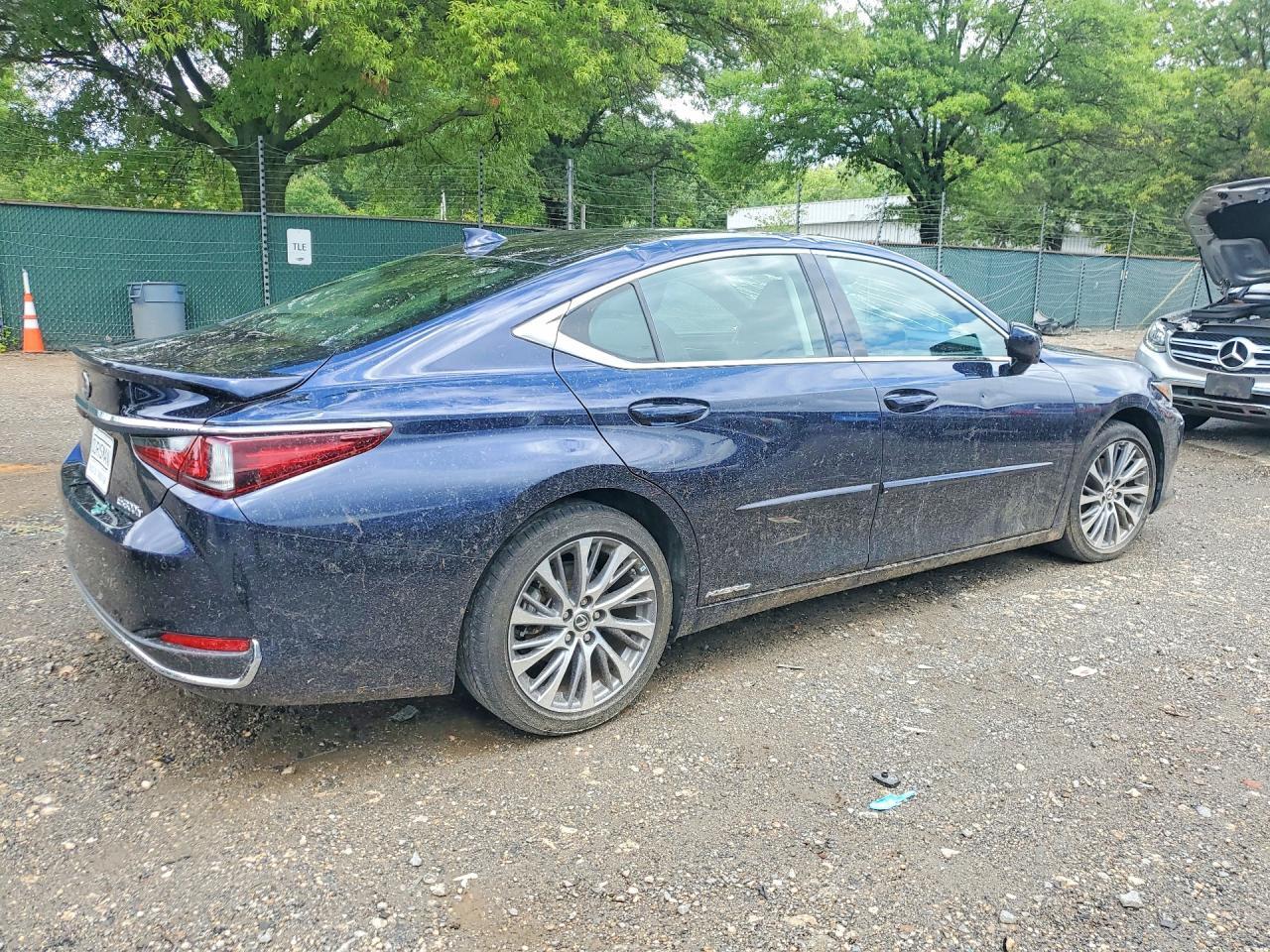 2021 Lexus Es 300H - zdjęcie 3