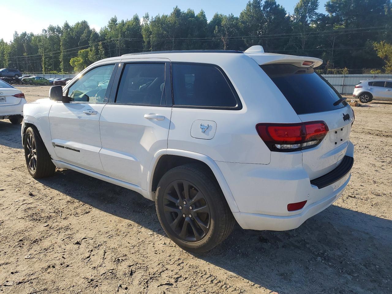 2020 Jeep Grand Cherokee Laredo - zdjęcie 2