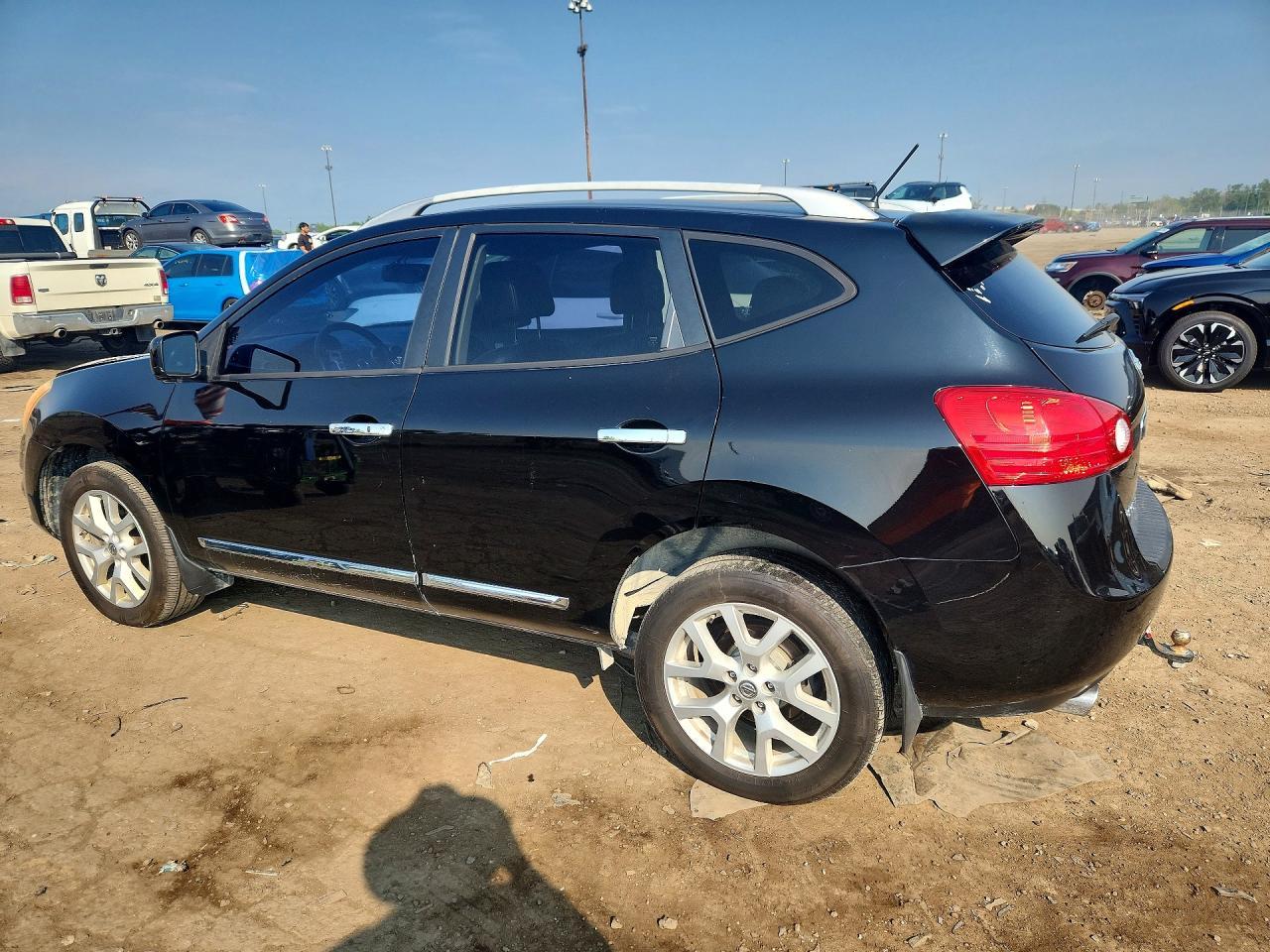 2013 Nissan Rogue S - zdjęcie 2
