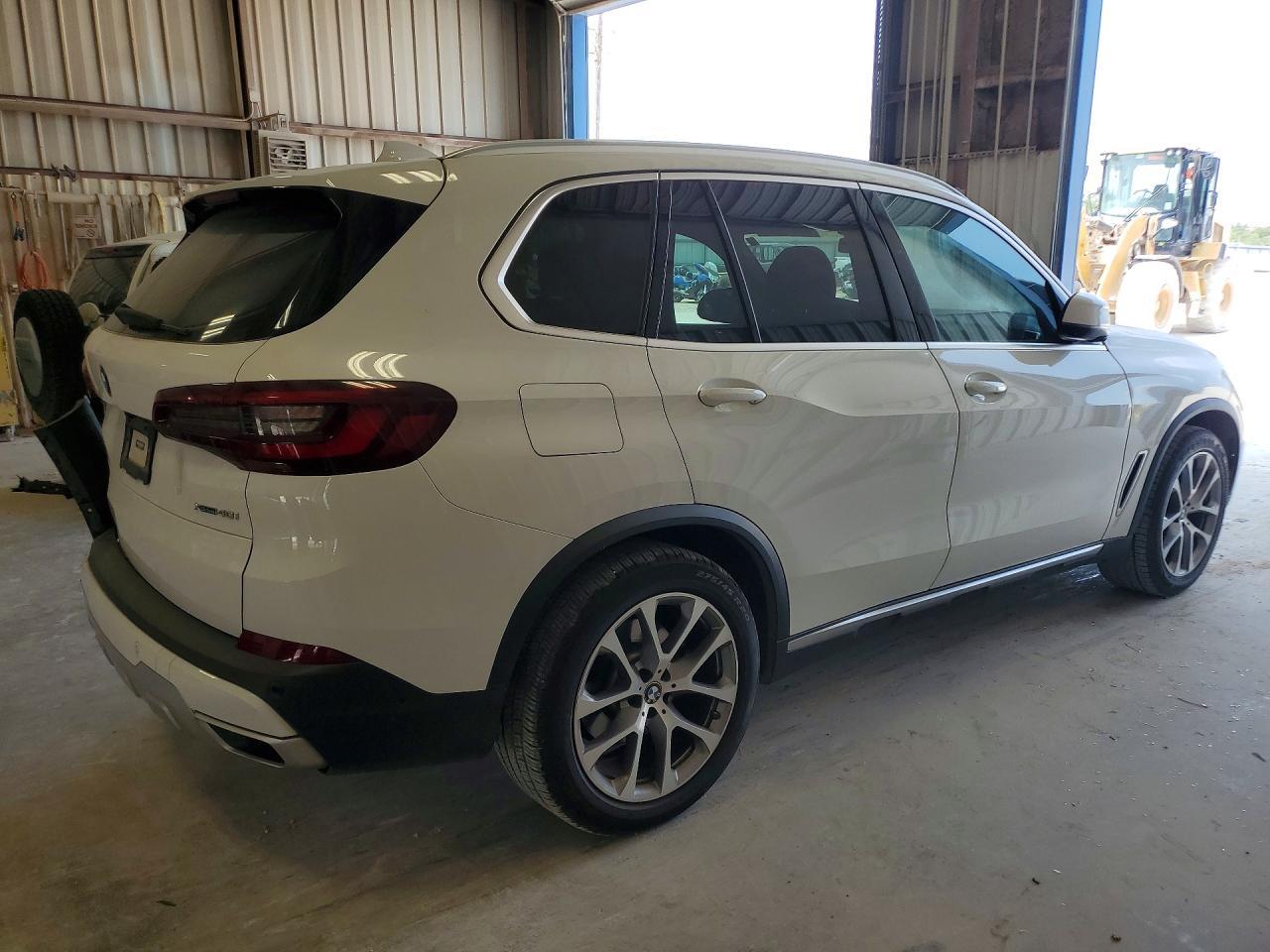 2022 BMW X5 xDrive40I - zdjęcie 3