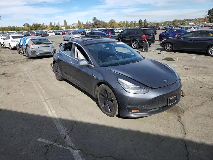 2018 Tesla Model 3 - zdjęcie 13