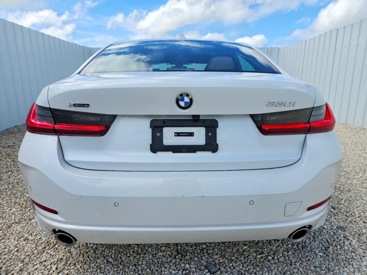 2026 BMW Seria 3 330i - zdjęcie 6