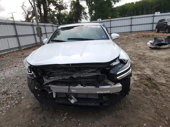 2025 Genesis G70 2.5T Standard - zdjęcie 13