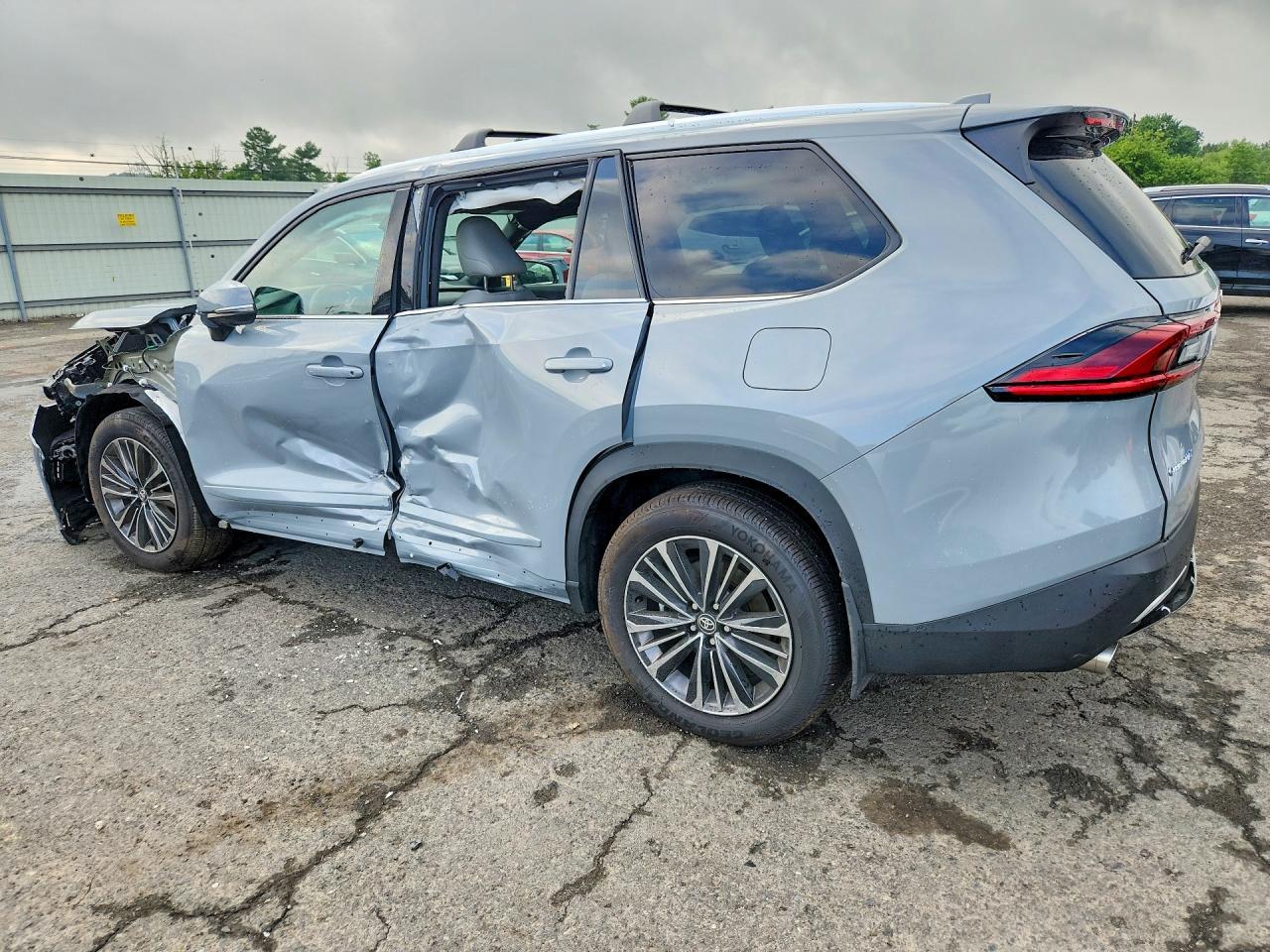 2026 Toyota Grand Highlander Hybrid Max Platinum - zdjęcie 2