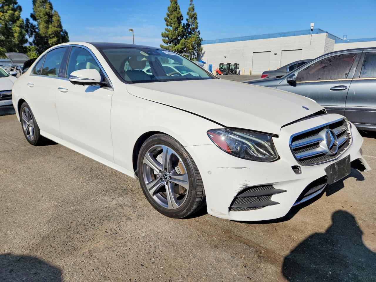 2019 Mercedes-Benz E 300 - zdjęcie 4