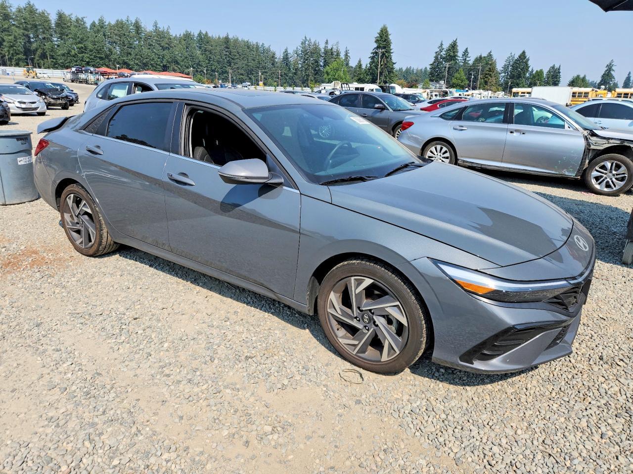 2026 Hyundai Elantra Limited - zdjęcie 4