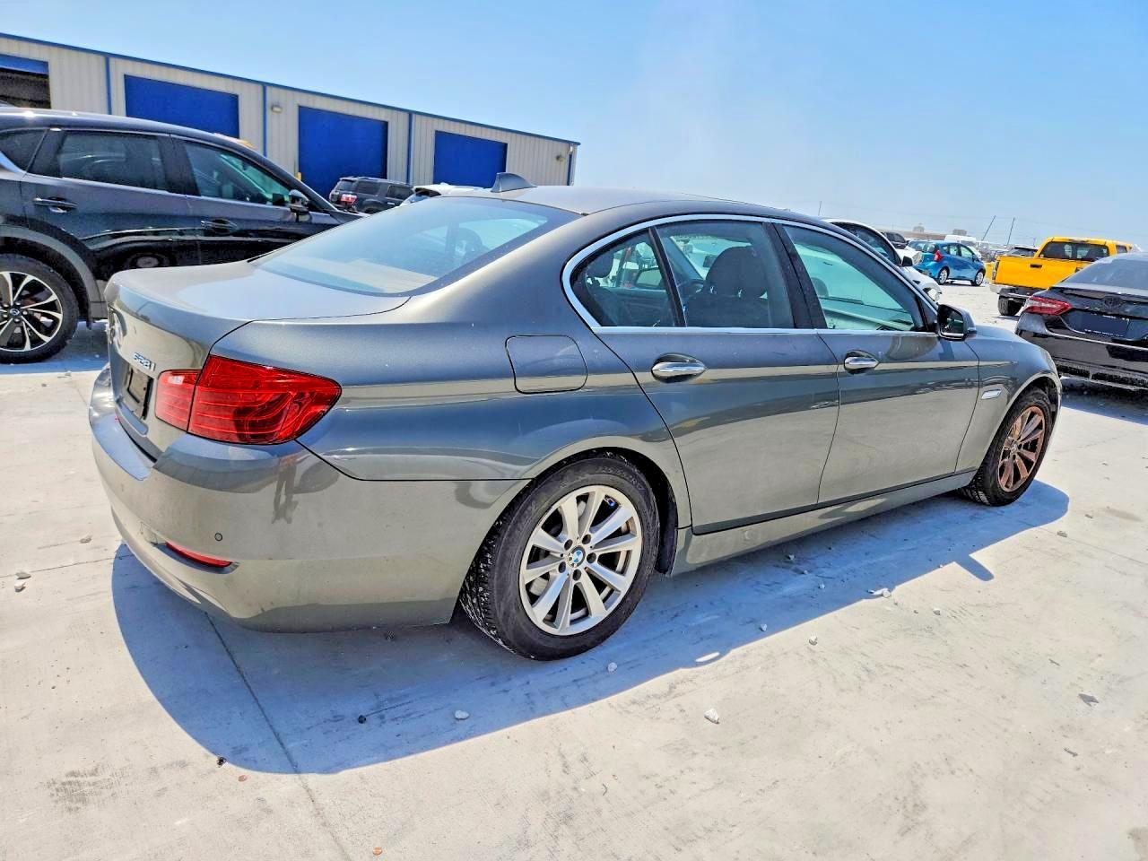 2015 BMW Seria 5 528i - zdjęcie 3