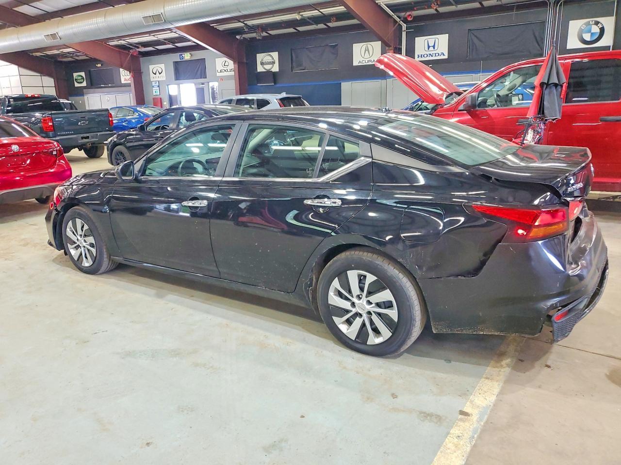 2020 Nissan Altima - zdjęcie 2