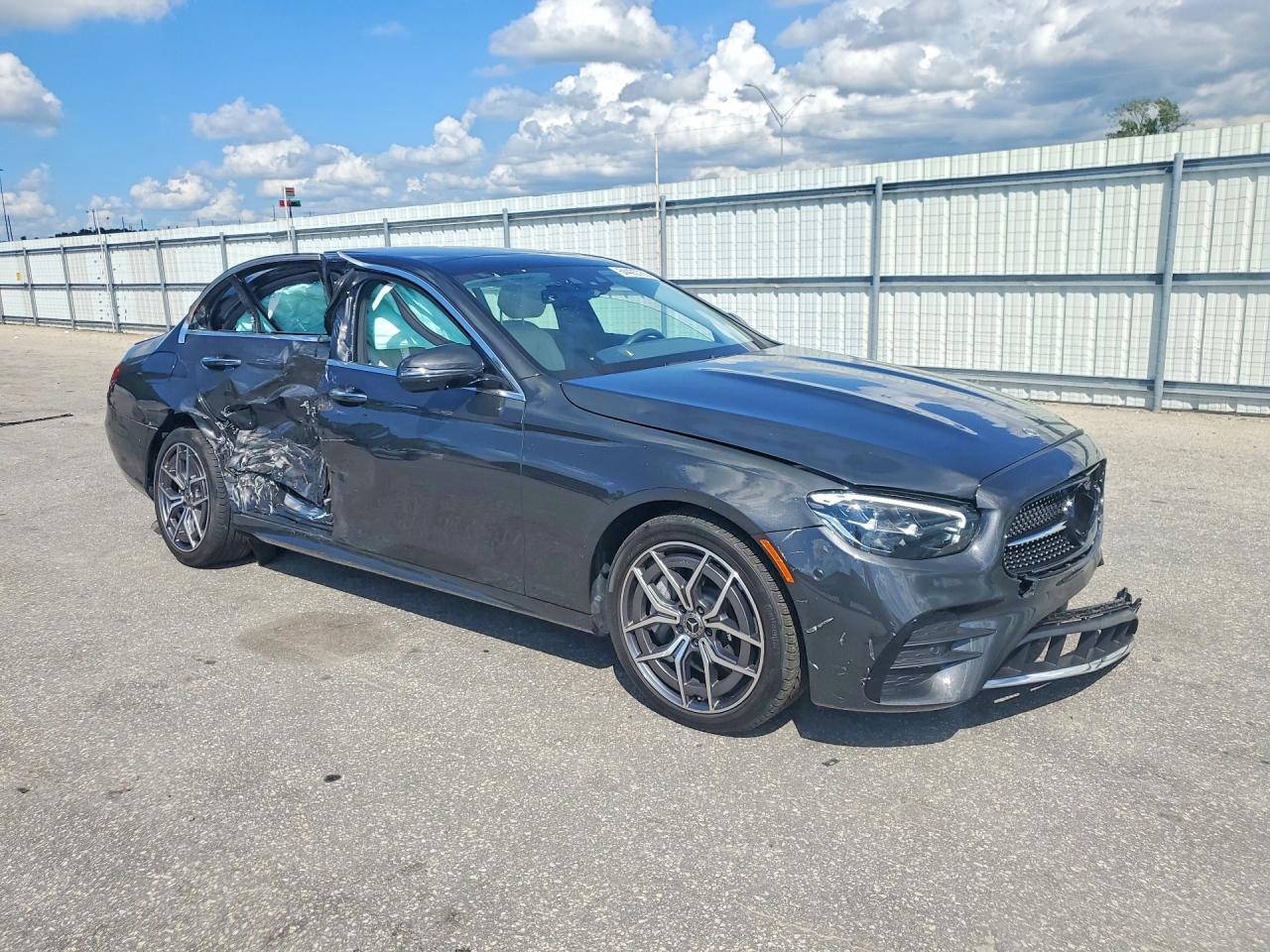 2023 Mercedes-Benz E 350 - zdjęcie 4