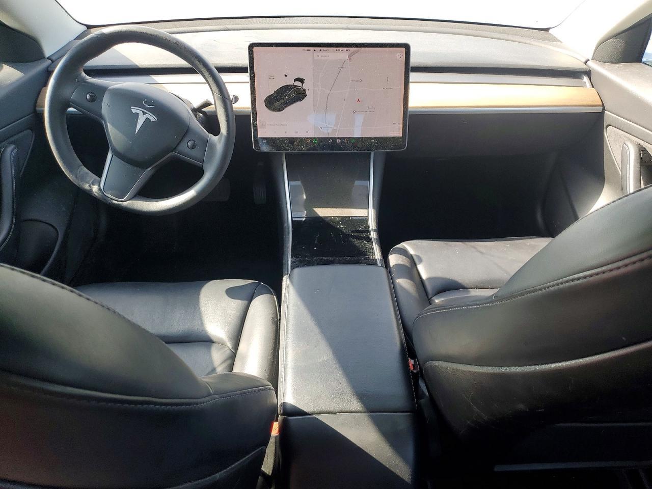 2020 Tesla Model 3 - zdjęcie 8