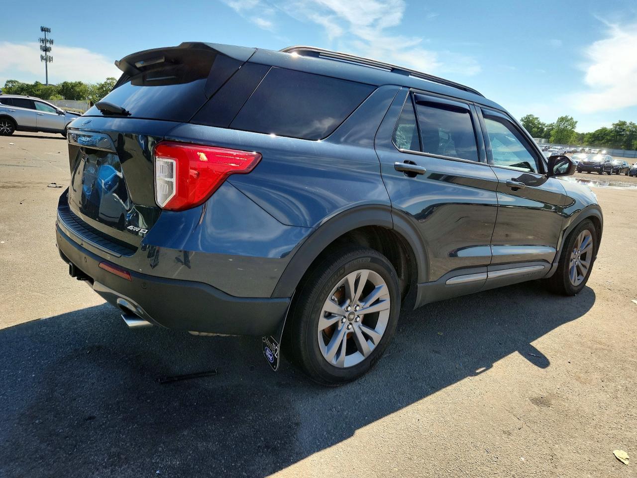 2023 Ford Explorer Xlt - zdjęcie 3