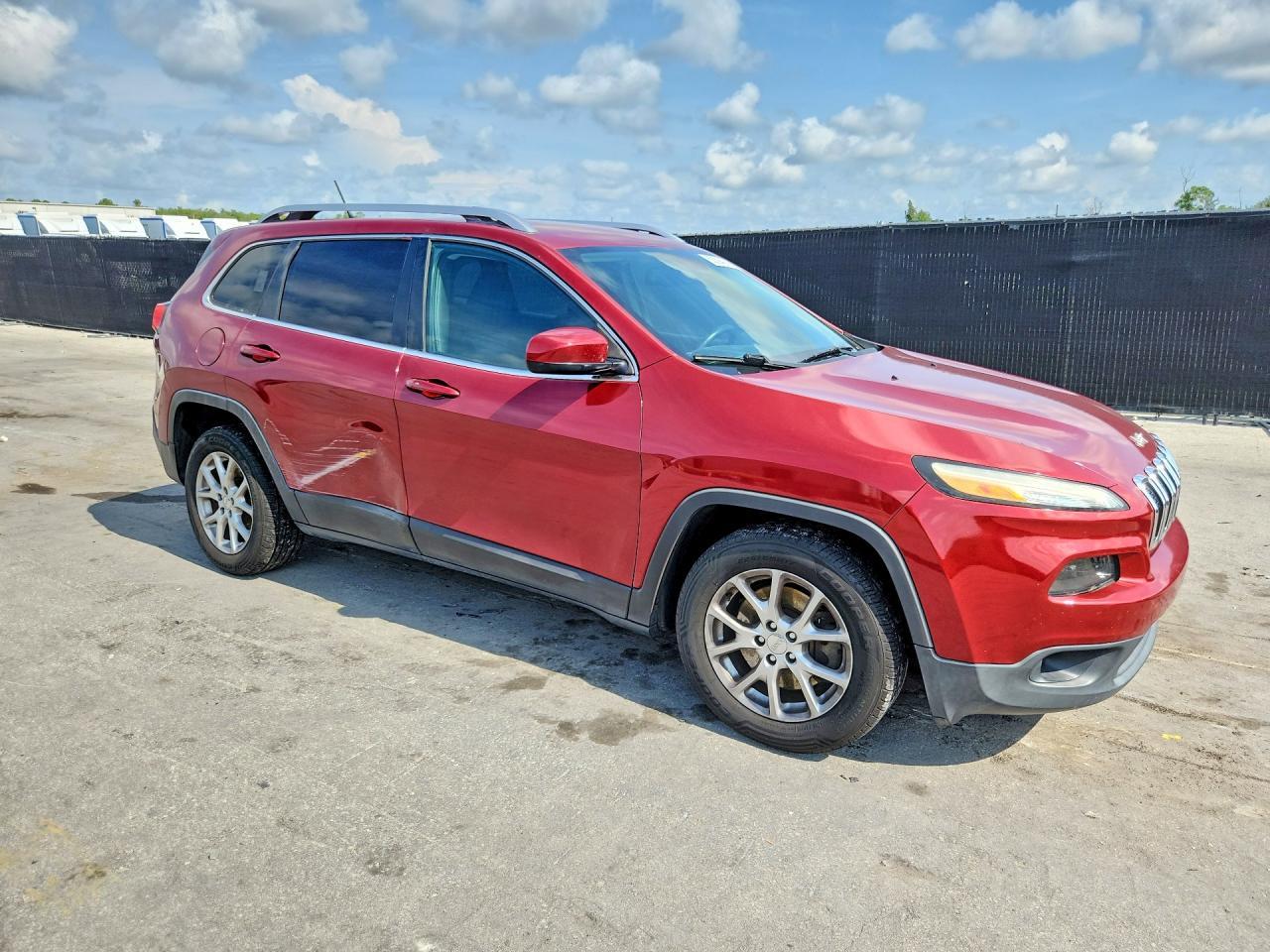 2015 Jeep Cherokee Latitude - zdjęcie 4