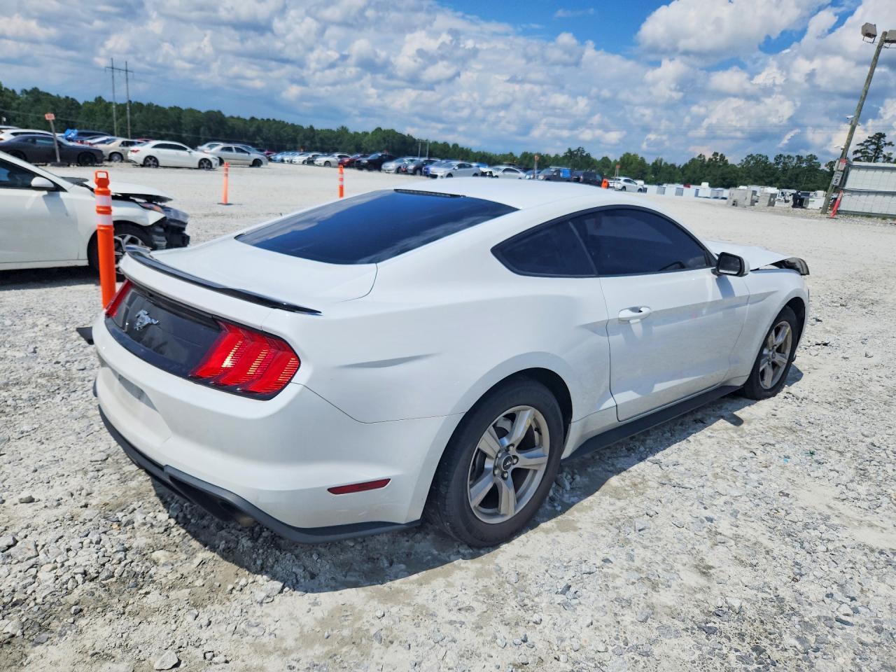 2018 Ford Mustang - zdjęcie 3