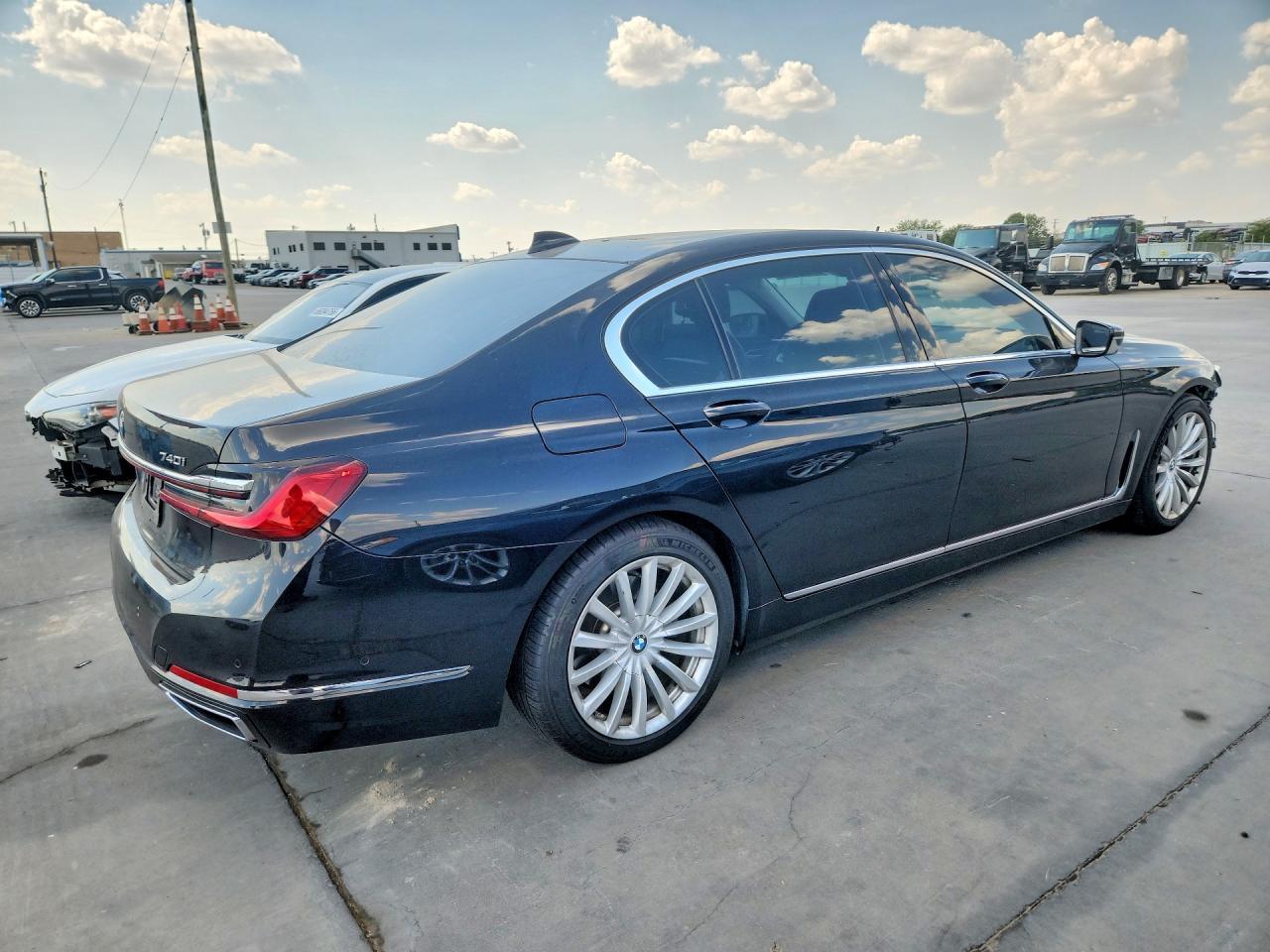 BMW Seria 7 - zdjęcie 3