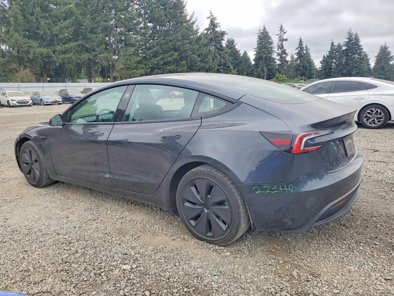 2024 Tesla Model 3 - zdjęcie 2