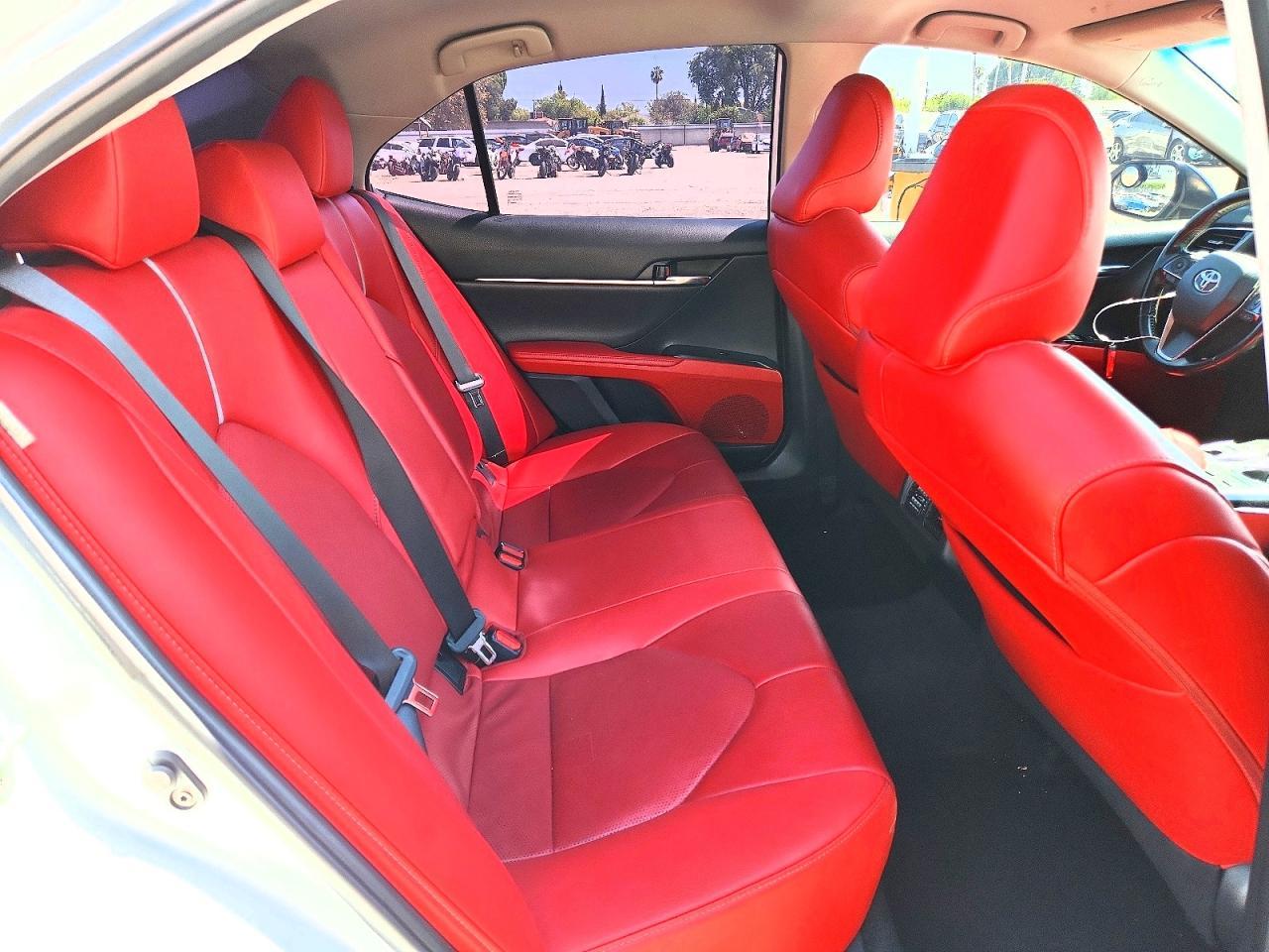2019 Toyota Camry Xse - zdjęcie 10