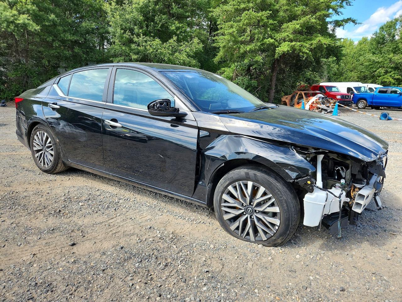 Nissan Altima - zdjęcie 4