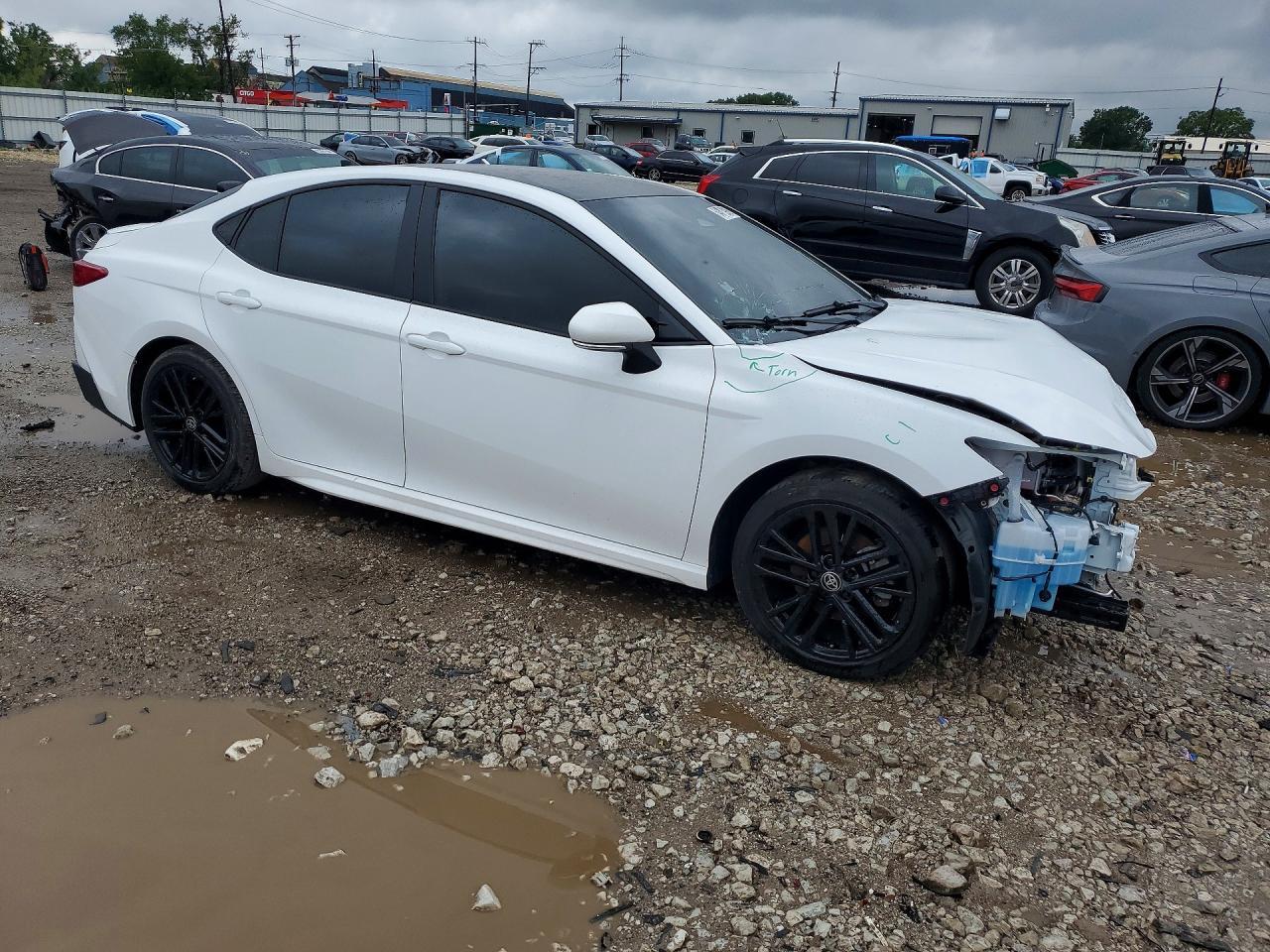 2025 Toyota Camry Se - zdjęcie 4
