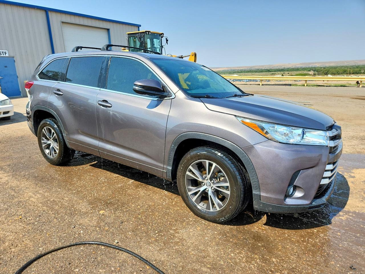 2017 Toyota Highlander Le Plus - zdjęcie 4