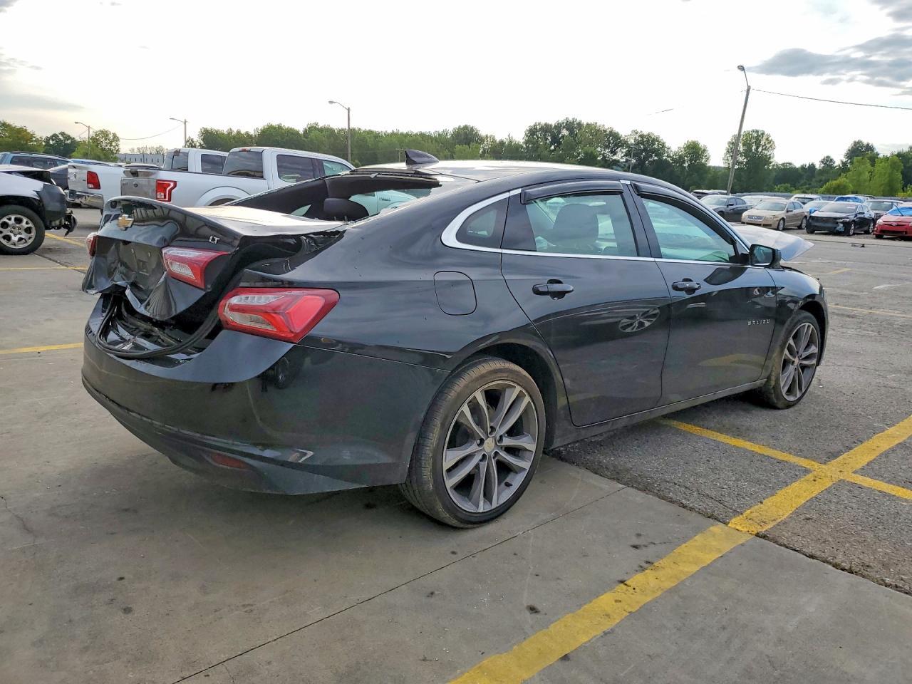 2022 Chevrolet Malibu Lt - zdjęcie 3