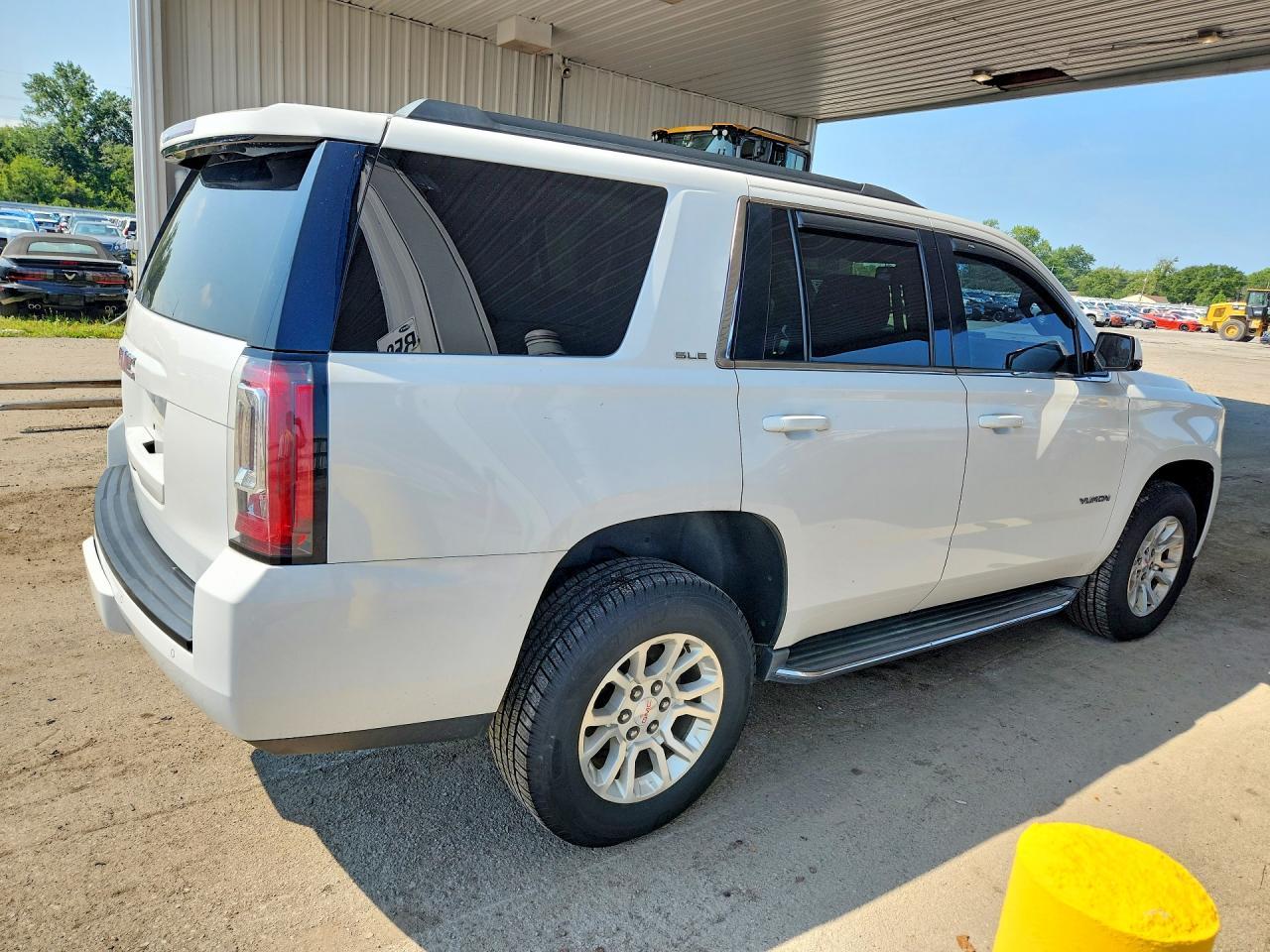 2016 GMC Yukon Sle - zdjęcie 3