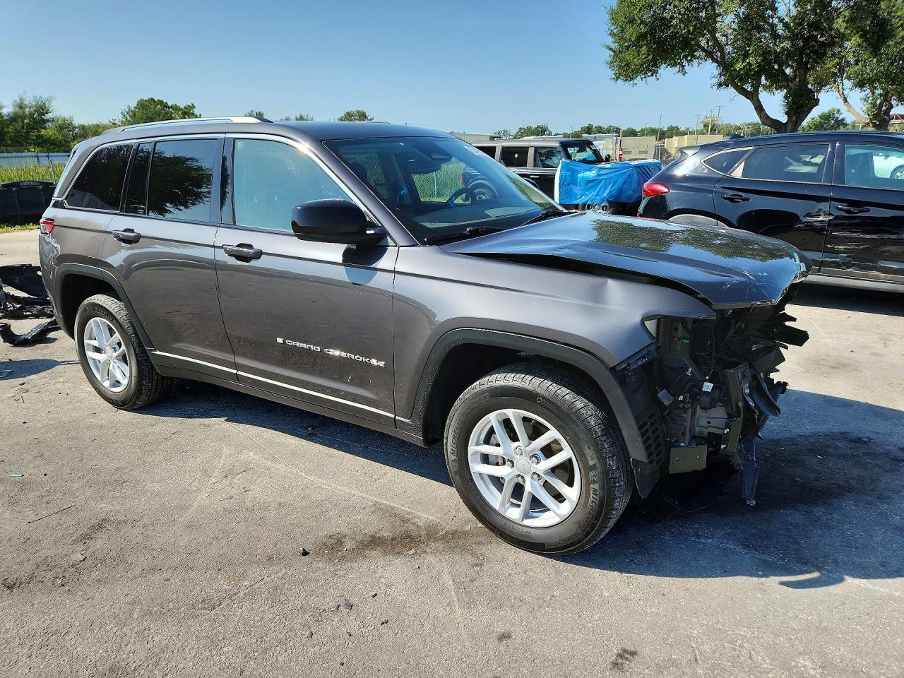 2023 Jeep Grand Cherokee Laredo - zdjęcie 4