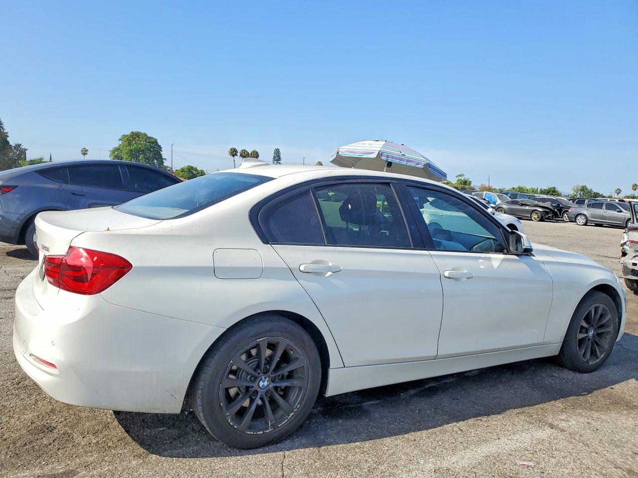 2017 BMW 320 I - zdjęcie 3