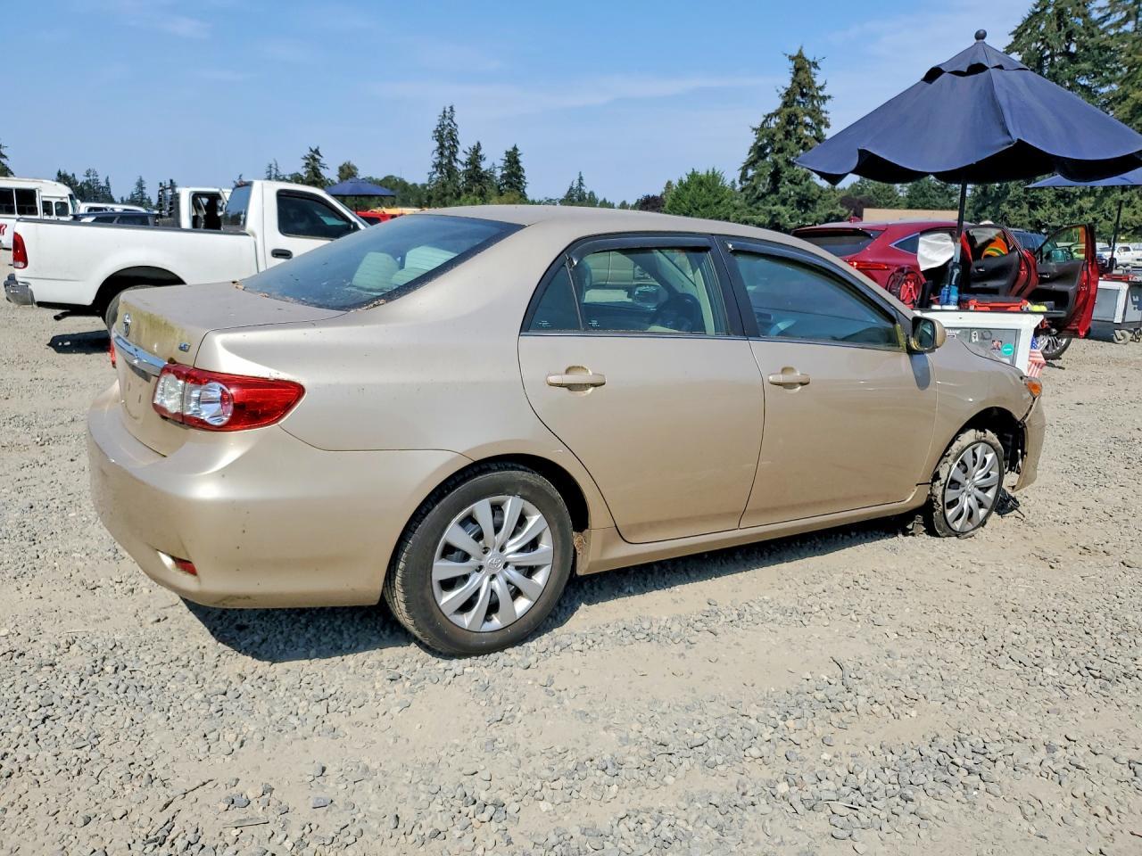 2013 Toyota Corolla Le - zdjęcie 3