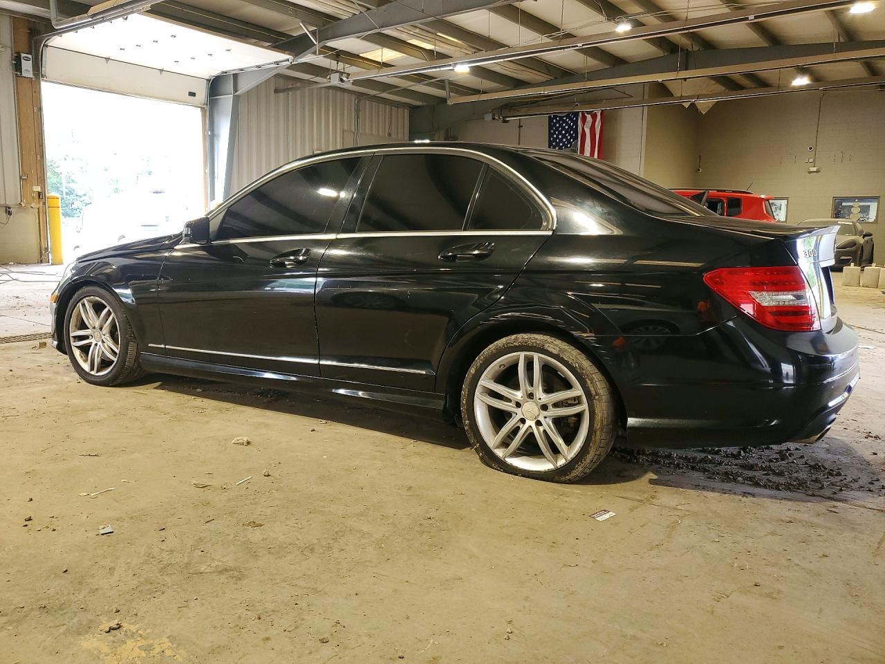 2013 Mercedes-Benz C 300 4Matic - zdjęcie 2