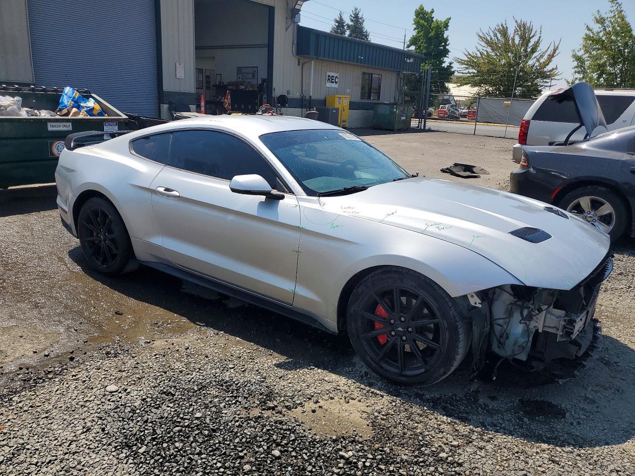 2018 Ford Mustang Base - zdjęcie 4