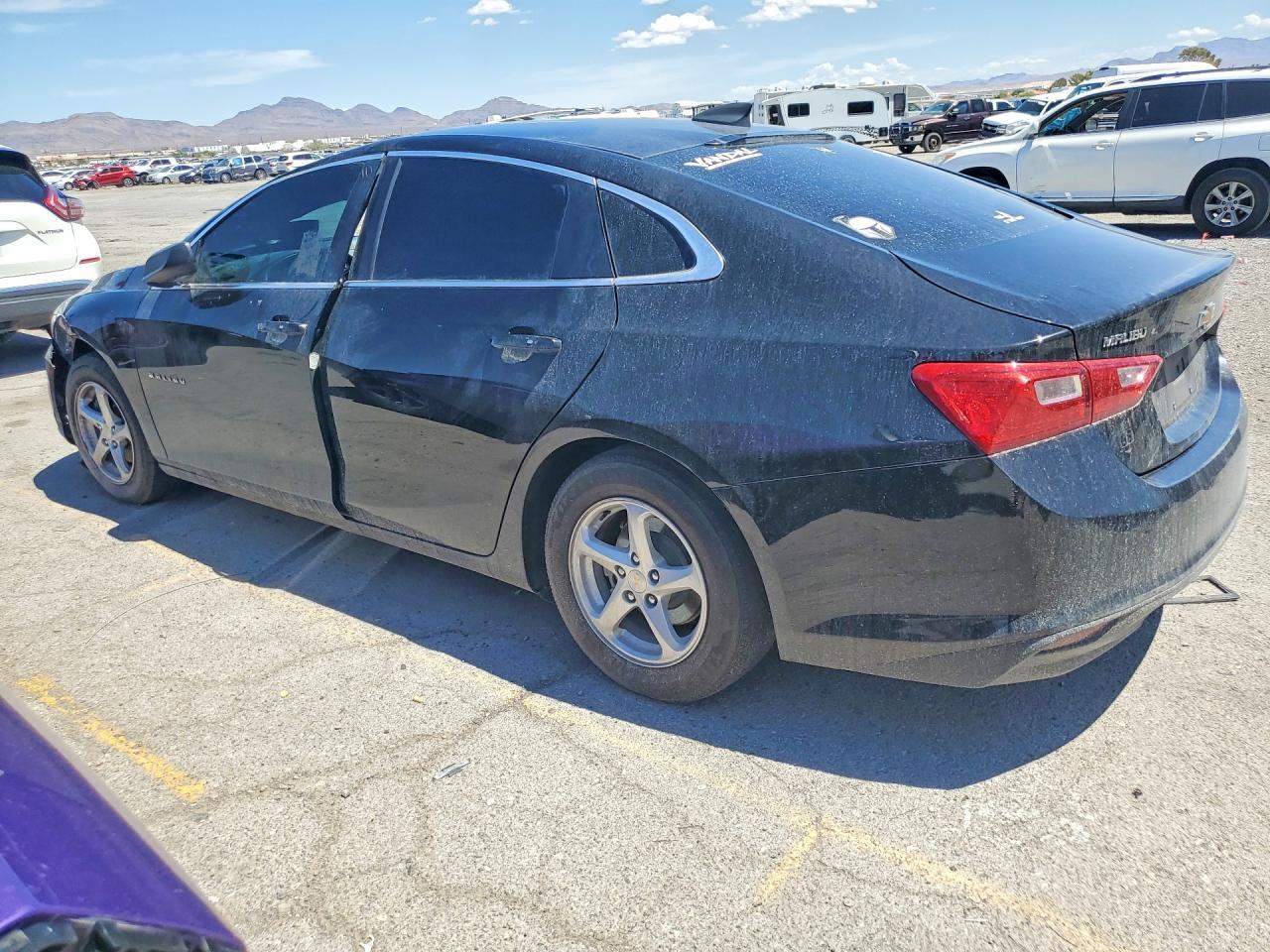 2018 Chevrolet Malibu Ls - zdjęcie 2