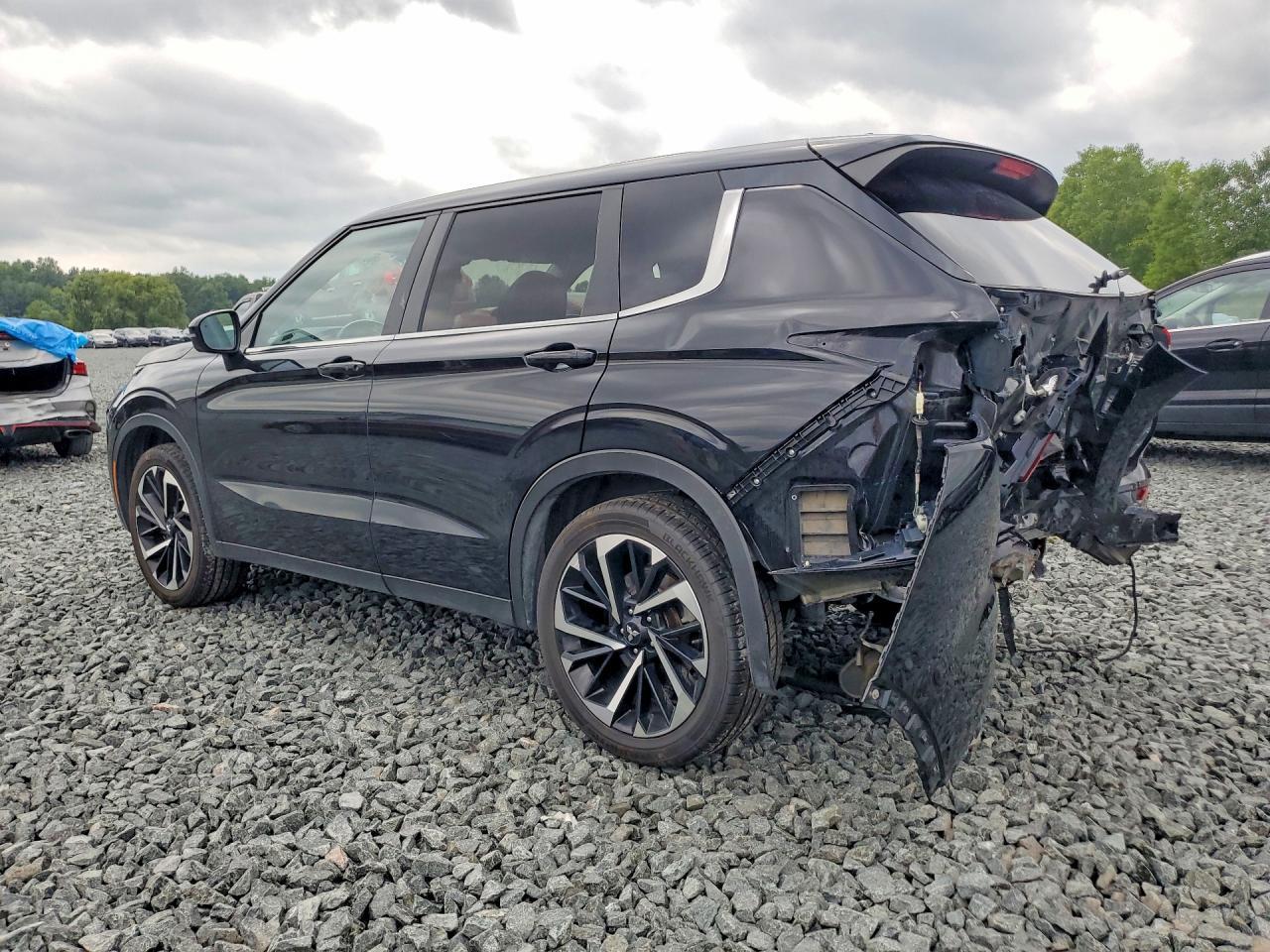 2024 Mitsubishi Outlander Se - zdjęcie 2