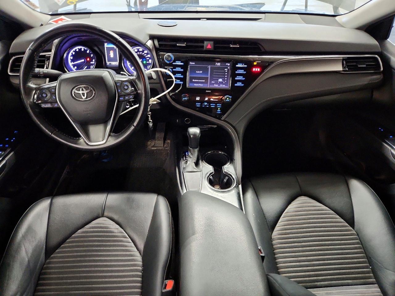2020 Toyota Camry Se - zdjęcie 8