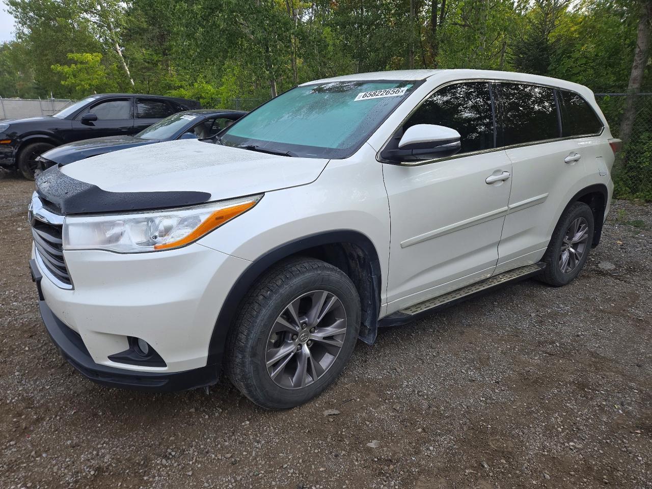 2014 Toyota Highlander Le - zdjęcie główne