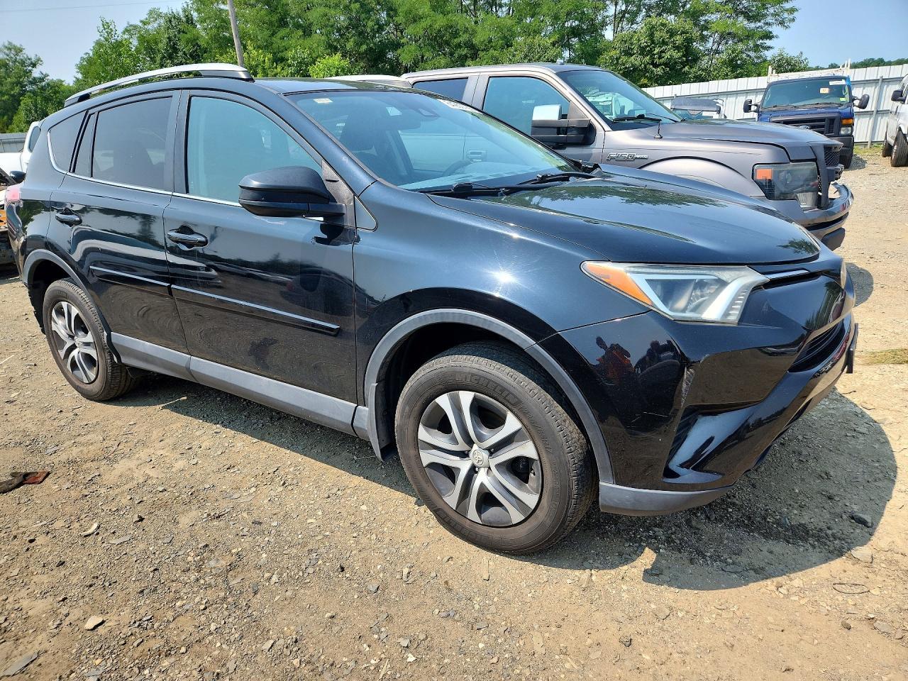 2017 Toyota Rav4 Le - zdjęcie 4