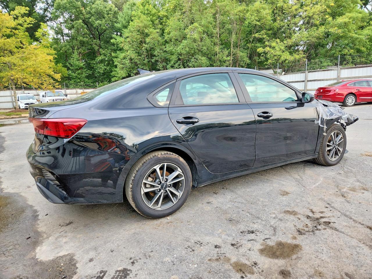 2024 Kia Forte Lxs - zdjęcie 3
