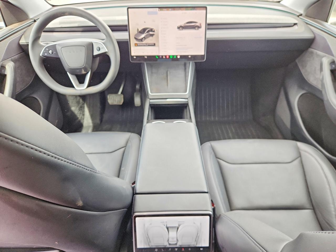 2026 Tesla Model Y - zdjęcie 8